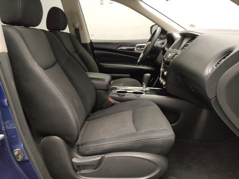 Used 2019 Nissan Pathfinder S image 21