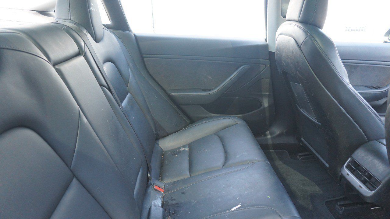 Used 2018 Tesla Model 3 Mid Range RWD image 14