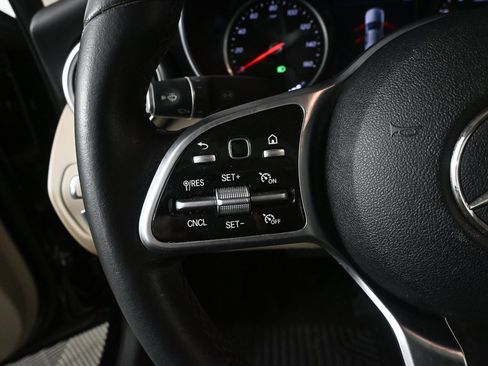 Used 2019 Mercedes-Benz C 300 Sedan image 10