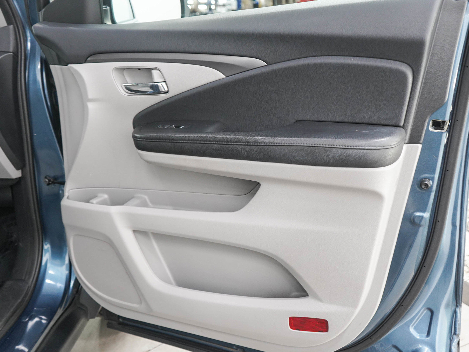 Used 2017 Honda Pilot EX-L image 9