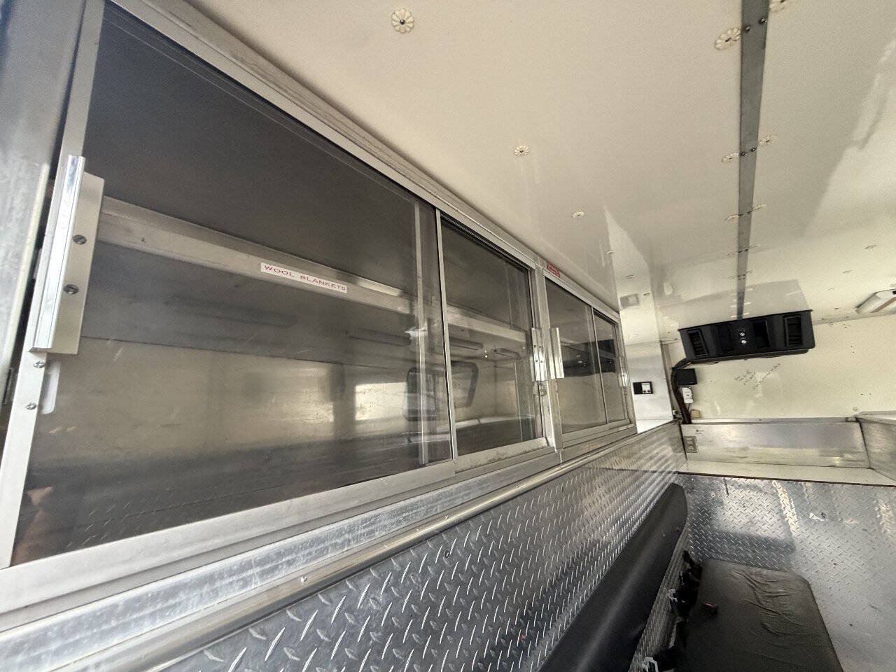 Used 1999 Ford F450 4x4 Regular Cab Super Duty image 23