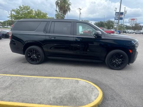 Used 2024 Chevrolet Suburban RST w/ Luxury Package AWD/4WD image 4