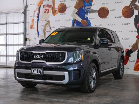 Used 2025 Kia Telluride LX FWD image 21