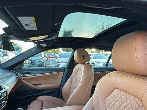 Used 2023 BMW 540i w/ Premium Package image 21