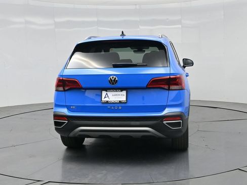 Used 2023 Volkswagen Taos SE w/ Panoramic Sunroof Package FWD image 33