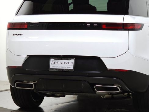 Used 2025 Land Rover Range Rover Sport SE AWD/4WD image 8