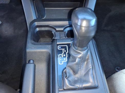 Used 2019 Toyota Tacoma SR image 15