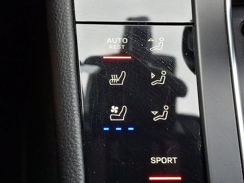 Certified 2022 Porsche Macan S AWD/4WD image 27