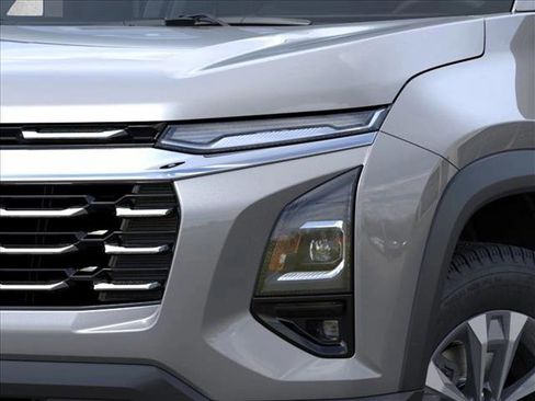 New 2026 Chevrolet Equinox LT FWD image 10