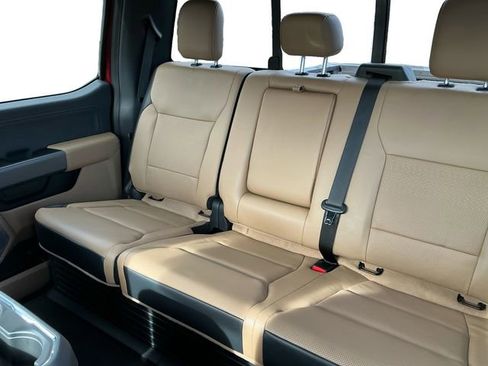 Used 2023 Ford F350 Lariat image 16