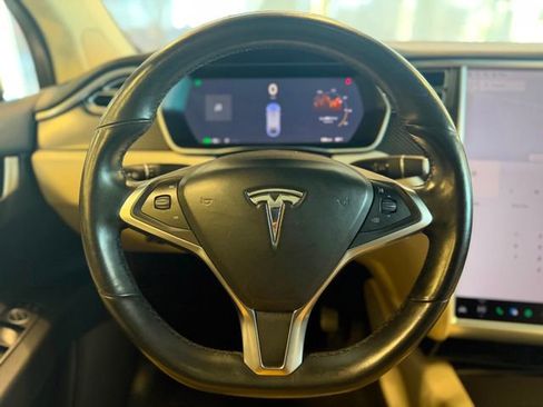 Used 2017 Tesla Model X 75D image 27