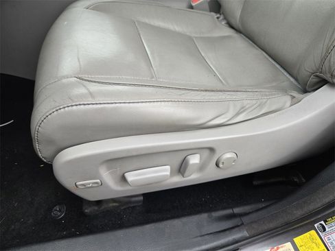 Used 2016 Toyota Highlander XLE image 11