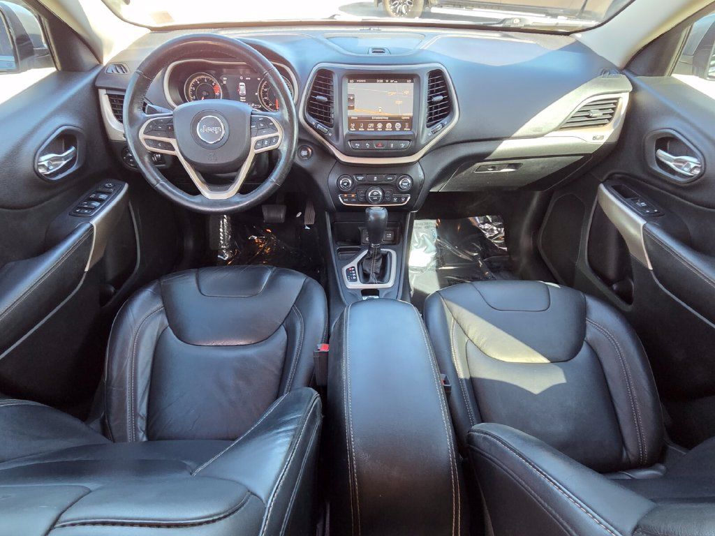 Used 2017 Jeep Cherokee Limited w/ Technology Group FWD image 25
