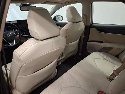 Used 2023 Toyota Camry XLE w/ Navigation Package AWD/4WD image 16