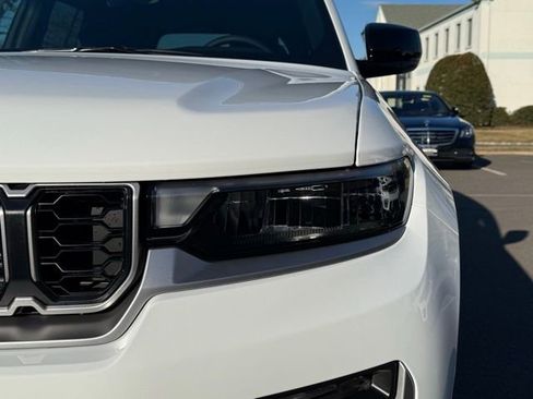New 2026 Jeep Grand Cherokee Limited image 10
