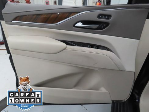 Used 2023 Cadillac Escalade Premium Luxury Platinum RWD image 10