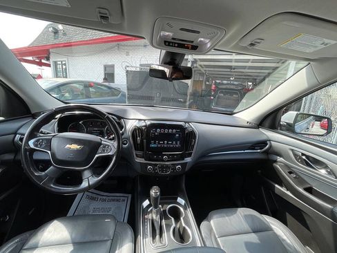Used 2019 Chevrolet Traverse LT w/ LT Premium Package FWD image 14