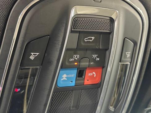 Used 2023 Jeep Grand Cherokee Limited AWD/4WD image 11