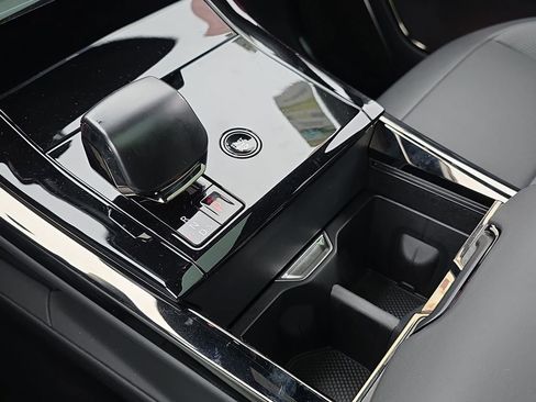 New 2025 Land Rover Range Rover Sport SV Edition Two image 25