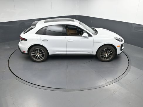 Certified 2025 Porsche Macan image 39