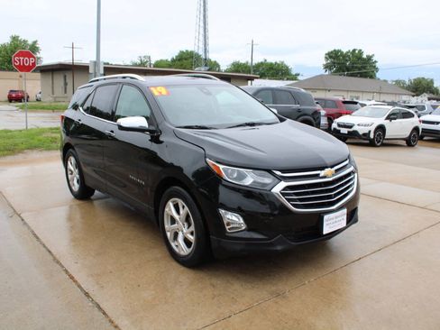Used 2019 Chevrolet Equinox Premier FWD image 2
