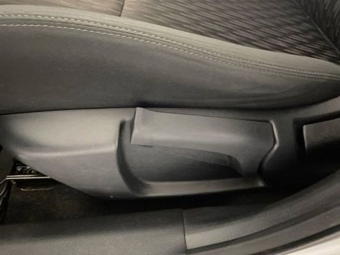 Used 2019 Nissan Rogue S image 25