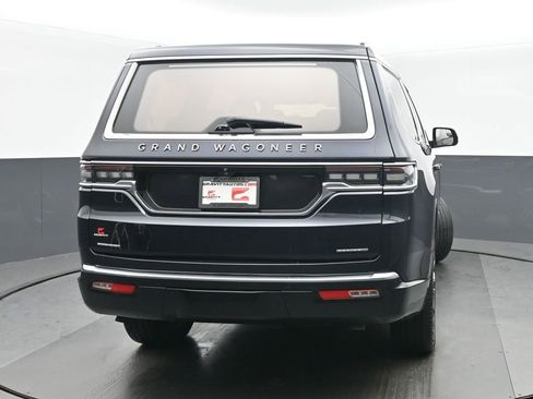 Used 2023 Jeep Grand Wagoneer Series III AWD/4WD image 4