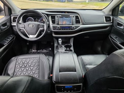 Used 2016 Toyota Highlander XLE image 5