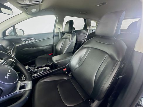 Used 2024 Kia Sportage EX image 13