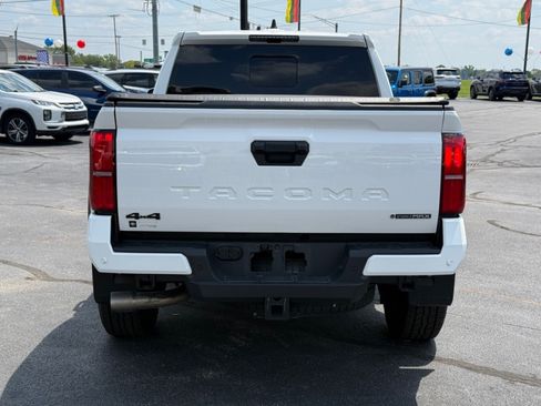 Used 2026 Toyota Tacoma TRD Off-Road w/ TRD Off Road Upgrade Package AWD/4WD image 7