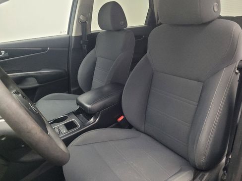 Used 2019 Kia Sorento LX image 17