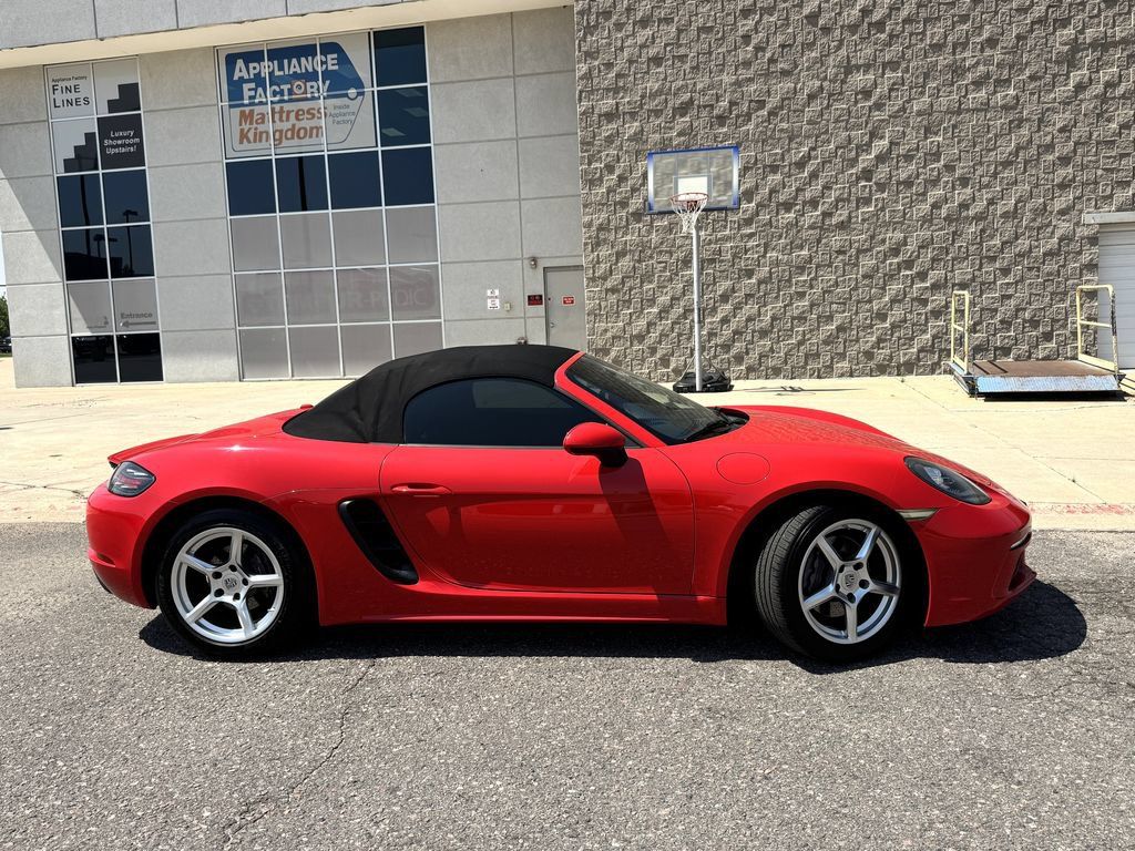 Used 2018 Porsche 718 Boxster RWD image 5