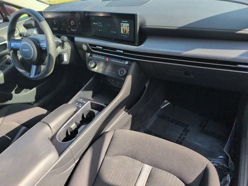 Used 2025 Hyundai Sonata SEL FWD image 31