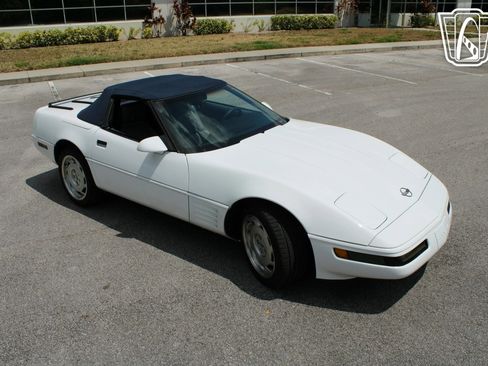 Used 1991 Chevrolet Corvette Convertible image 35