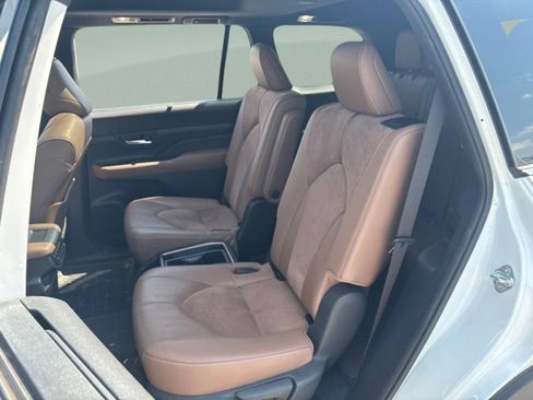 Used 2024 Toyota Grand Highlander AWD Hybrid image 23