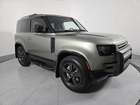 New 2025 Land Rover Defender 90 X-Dynamic SE image 15