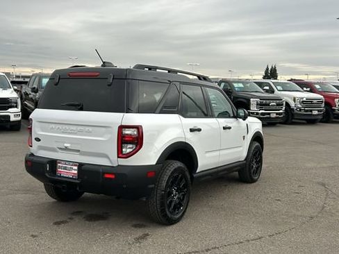 Used 2025 Ford Bronco Sport Badlands image 3
