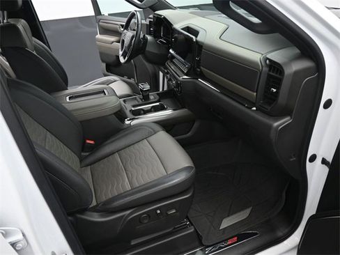 Used 2022 Chevrolet Silverado 1500 ZR2 image 17