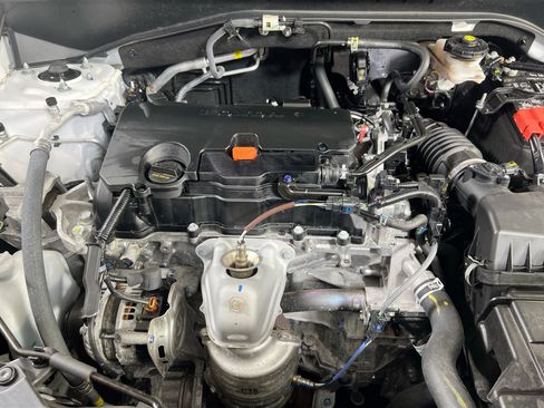 Used 2025 Honda HR-V Sport image 28