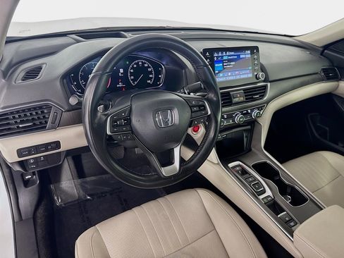 Used 2021 Honda Accord Touring image 10