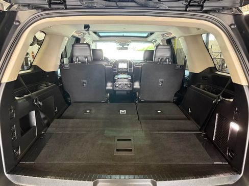Used 2018 Ford Expedition Platinum AWD/4WD image 21