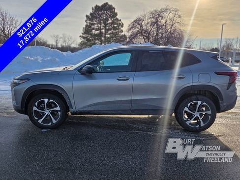 Used 2025 Chevrolet Trax RS w/ Driver Confidence Package image 23