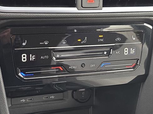 New 2026 Volkswagen Taos SE image 23