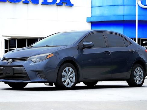 Used 2016 Toyota Corolla LE FWD image 1