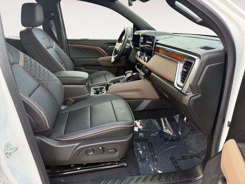 Used 2026 GMC Canyon Denali image 19