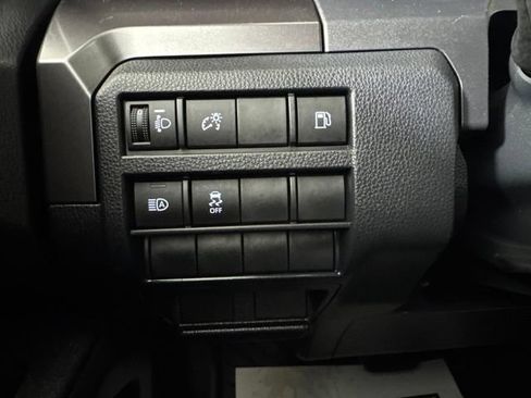 Used 2025 Toyota 4Runner SR5 AWD/4WD image 20