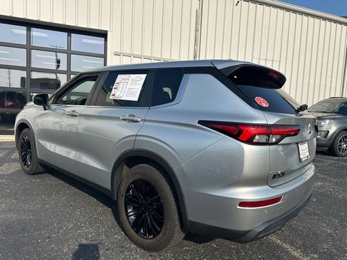 Used 2022 Mitsubishi Outlander ES AWD/4WD image 28