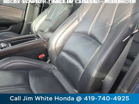 Used 2018 MAZDA MAZDA3 Touring image 17