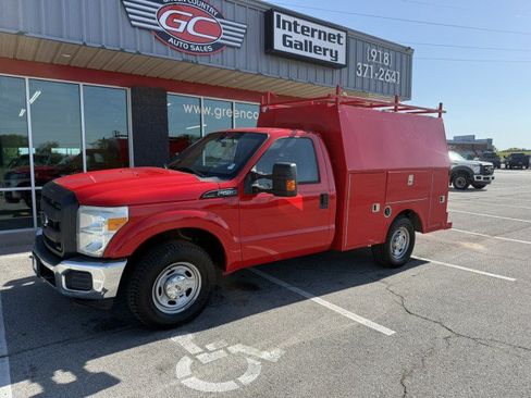 Used 2016 Ford F250 XL w/ Power Equipment Group RWD image 2