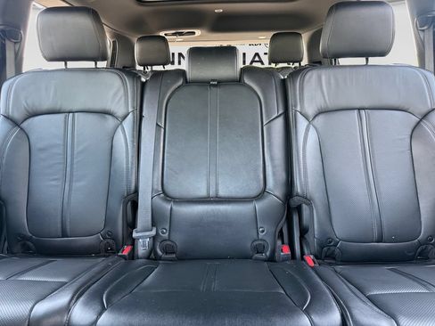 Used 2022 Jeep Wagoneer Series II w/ Premium Group I AWD/4WD image 16